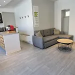 Escapade Moderne Avec Terrasse Privee * 波城