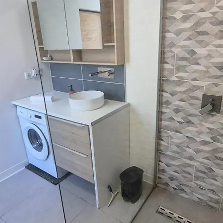 Escapade Moderne Avec Terrasse Privee